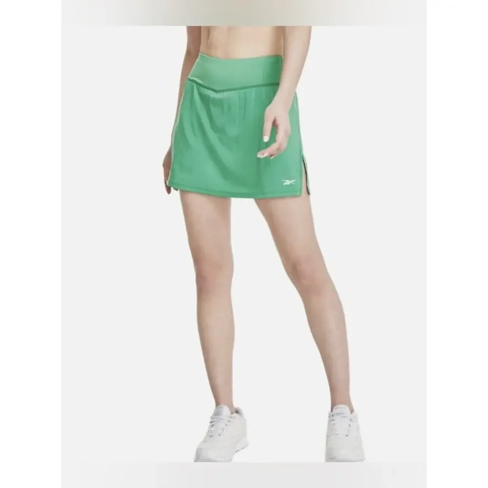 NWT Reebok Skort